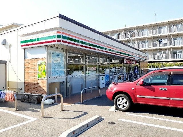 コンビニ　セブンイレブン長野花咲町店（コンビニ）まで850m