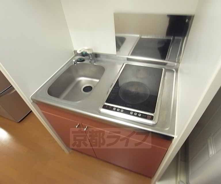 キッチン　コンパクトなキッチンです。