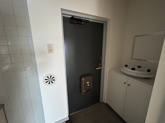 玄関　※別部屋の写真です