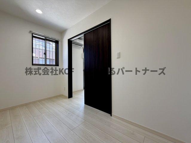 その他設備　こちらの居間で趣味の時間をお楽しみください