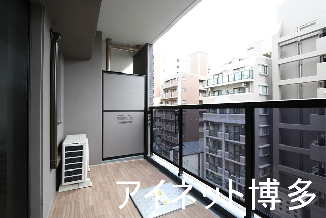 バルコニー　洗濯物もたくさん干せますよ