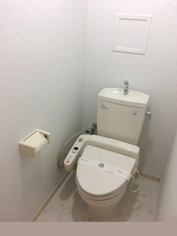 トイレ　掲載写真全ては参考になります。現況優先とさせて頂きます。