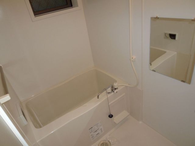 バス・シャワールーム　バストイレ別で快適です