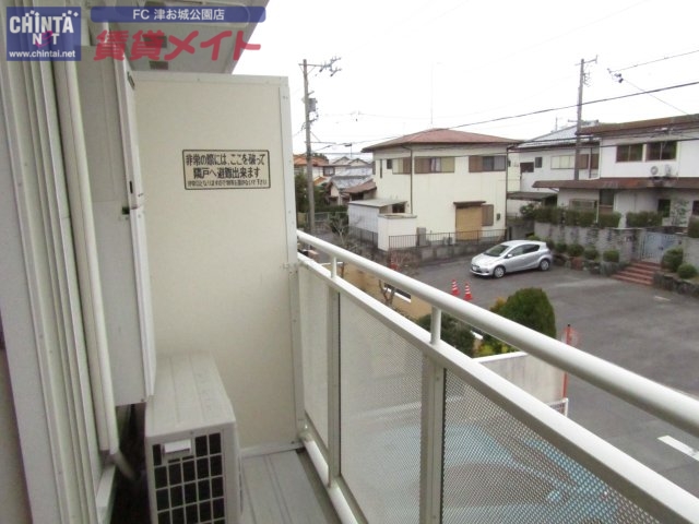 バルコニー　同物件別室画像