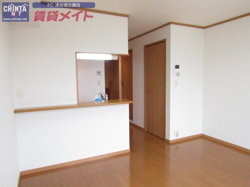 居室・リビング　同物件別室画像