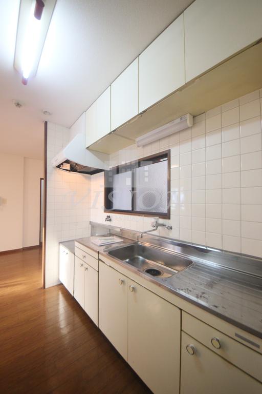 キッチン　室内写真は別室のものです