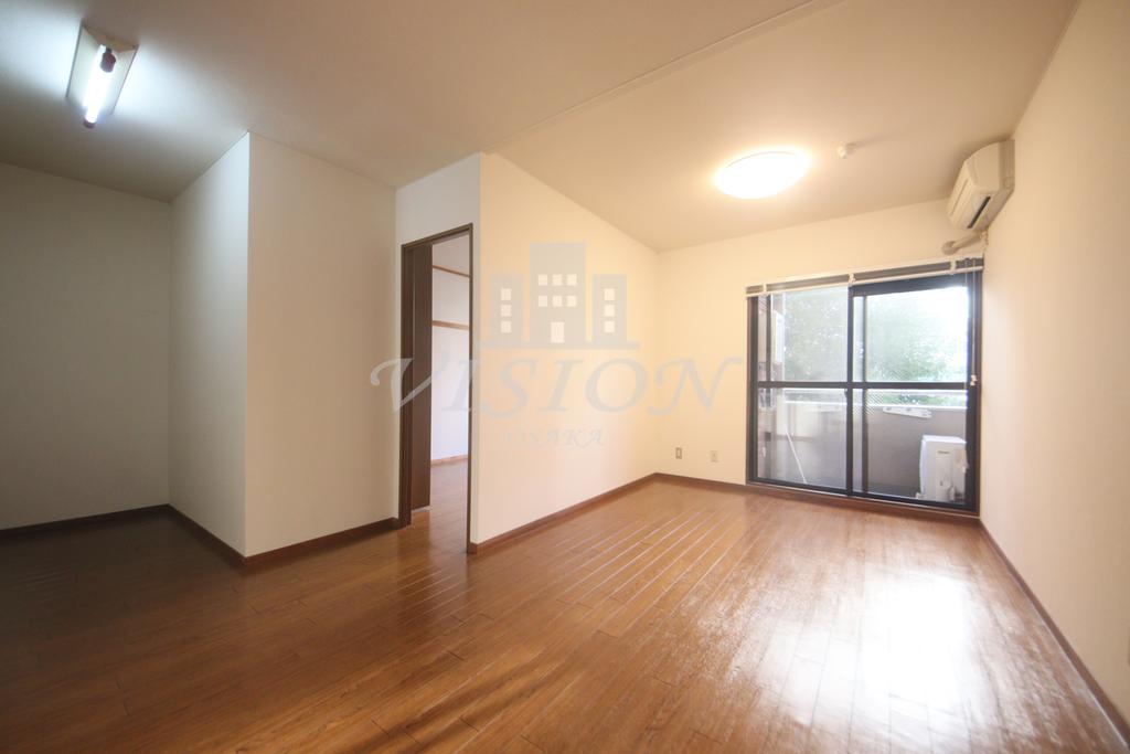 居室・リビング　室内写真は別室のものです