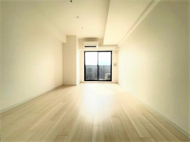 居室・リビング　＊同タイプの部屋の写真です