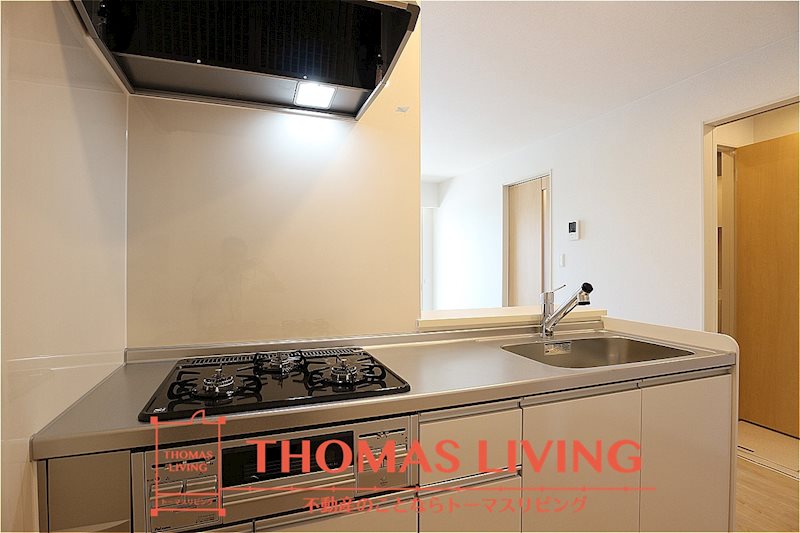 キッチン　建築中のため、同シリーズの写真をご参照ください。3口コンロ・