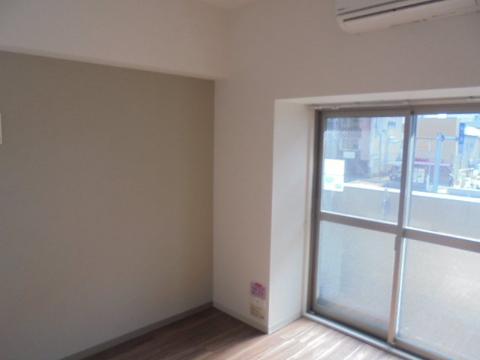 居室・リビング　室内