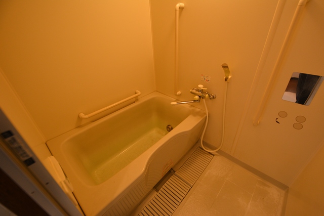 バス・シャワールーム　追い焚き機能付きバスでオススメ♪