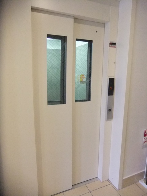 その他　エレベーター１基