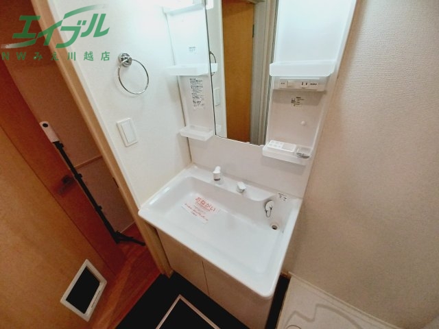 洗面設備　同型参考写真