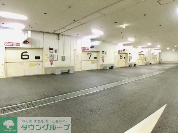駐車場　駐車場