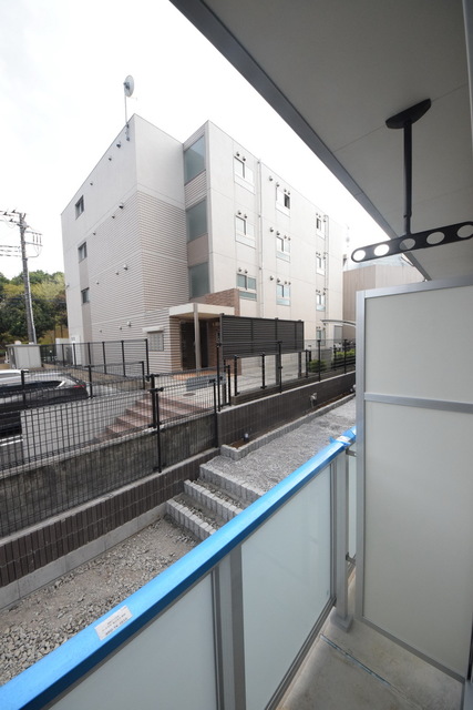 バルコニー　～洗濯物干さなきゃ～