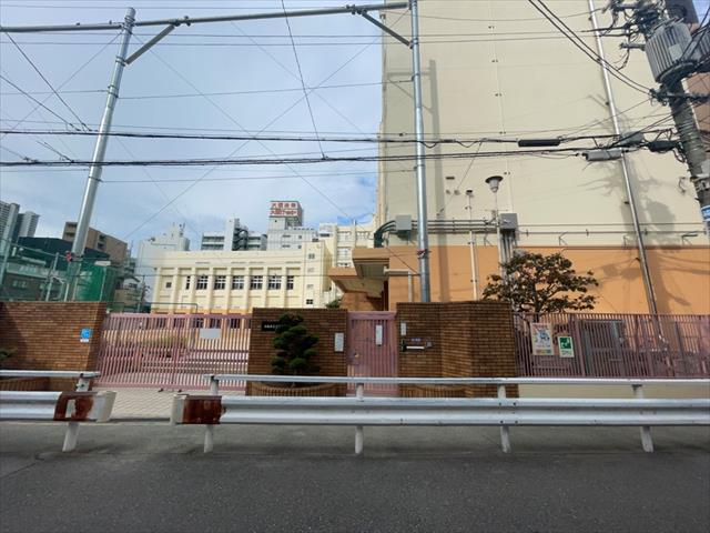 小学校　上福島小学校（小学校）まで602m