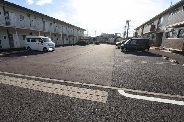 駐車場　駐車場