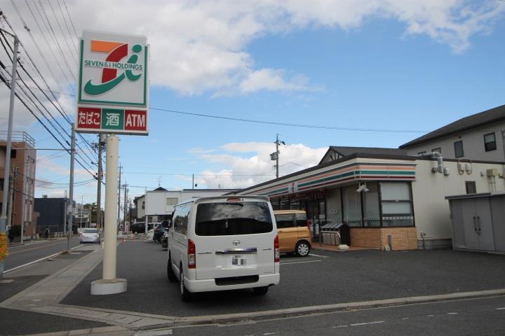 コンビニ　セブン－イレブン名古屋春田４丁目店（コンビニ）まで208m