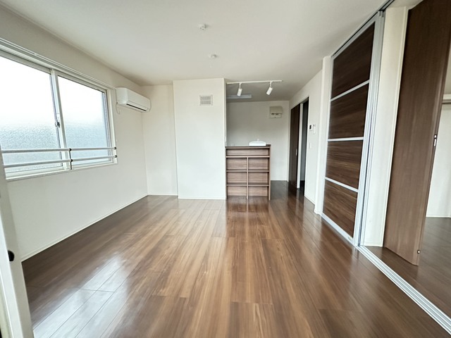 居室・リビング　別部屋参考写真です