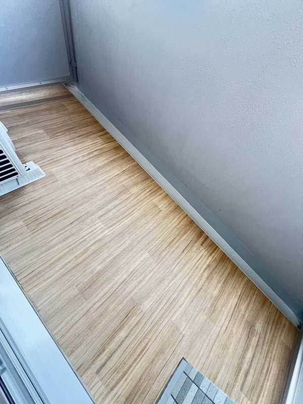 バルコニー　バルコニーからの眺めを楽しみながら食事をしませんか