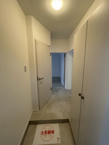 玄関　別の部屋写真です