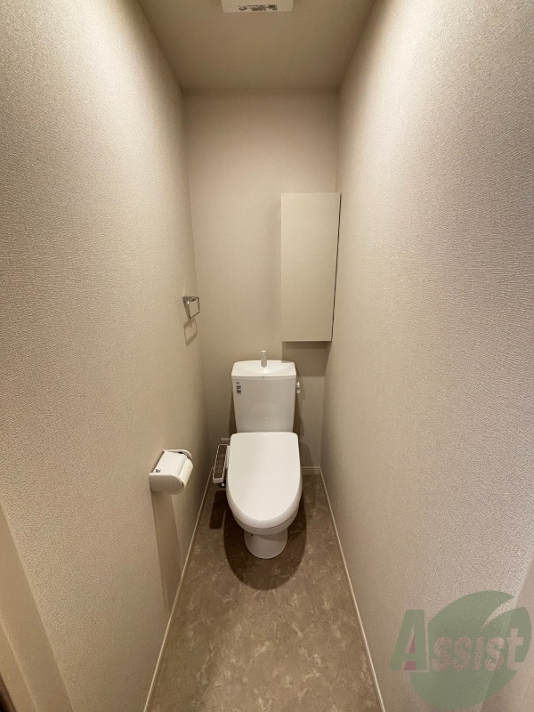 トイレ　トイレはウォシュレット機能付きです。安心して使用できますね。