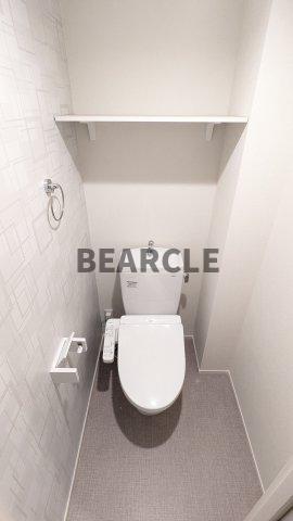 トイレ　落ち着いた色調のトイレです