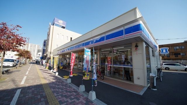 コンビニ　ローソン鶴瀬駅西口店（コンビニ）まで792m