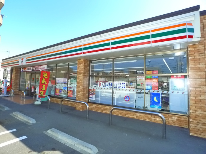 コンビニ　セブンイレブン（コンビニ）まで98m