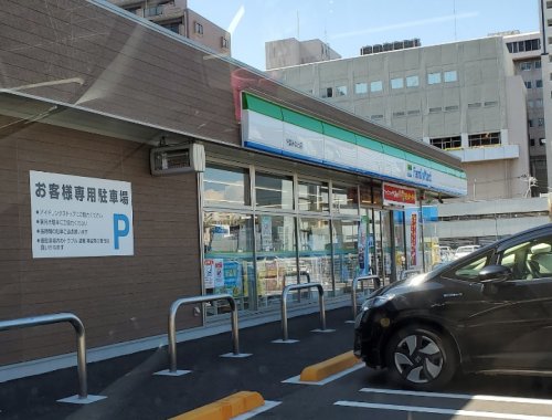 コンビニ　ファミリーマート 千葉みなと店（コンビニ）まで634m