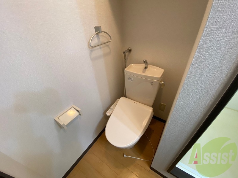 トイレ　トイレです。ウォシュレット付を探している方、おすすめです。