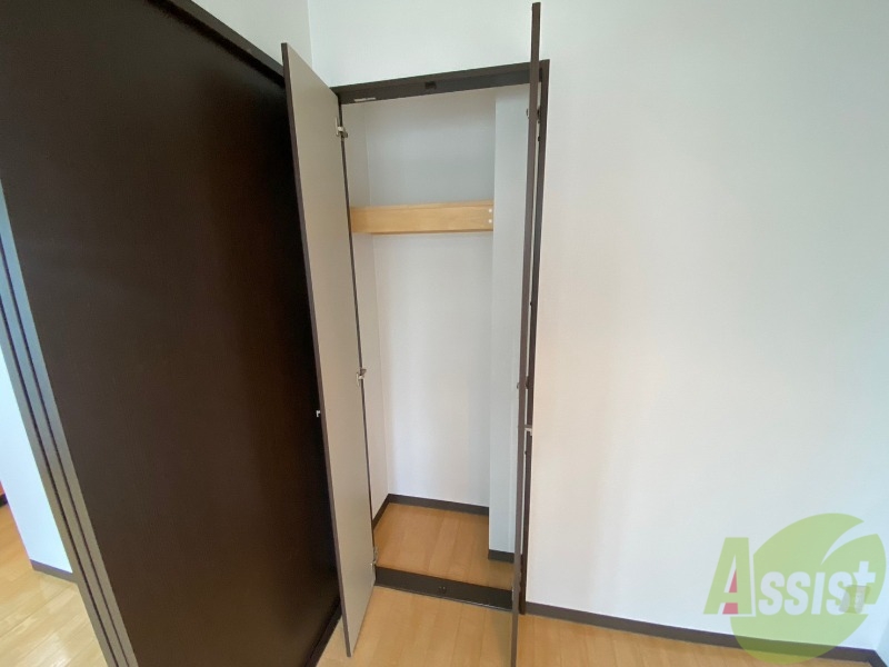 収納　寝室の収納です。部屋がすっきり片付きます。