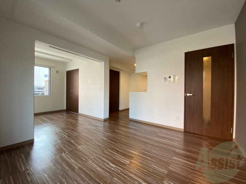 居室・リビング　広くてキレイなお部屋が広がっていて、充実した生活が送れそう。