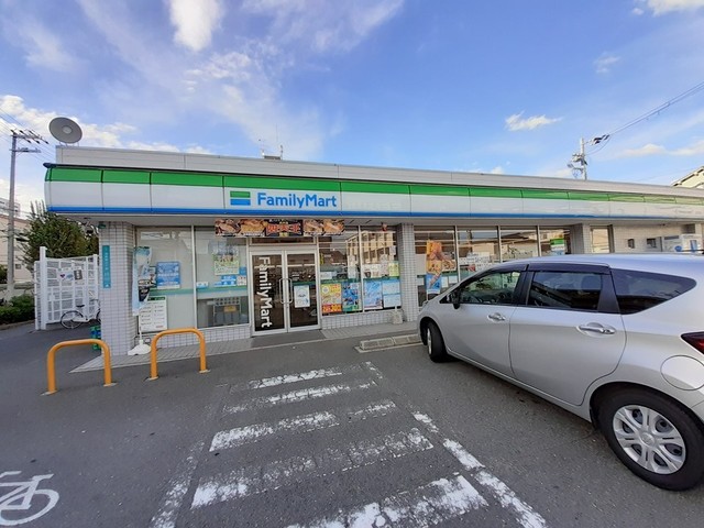 その他　ファミリーマート加美東店まで185m