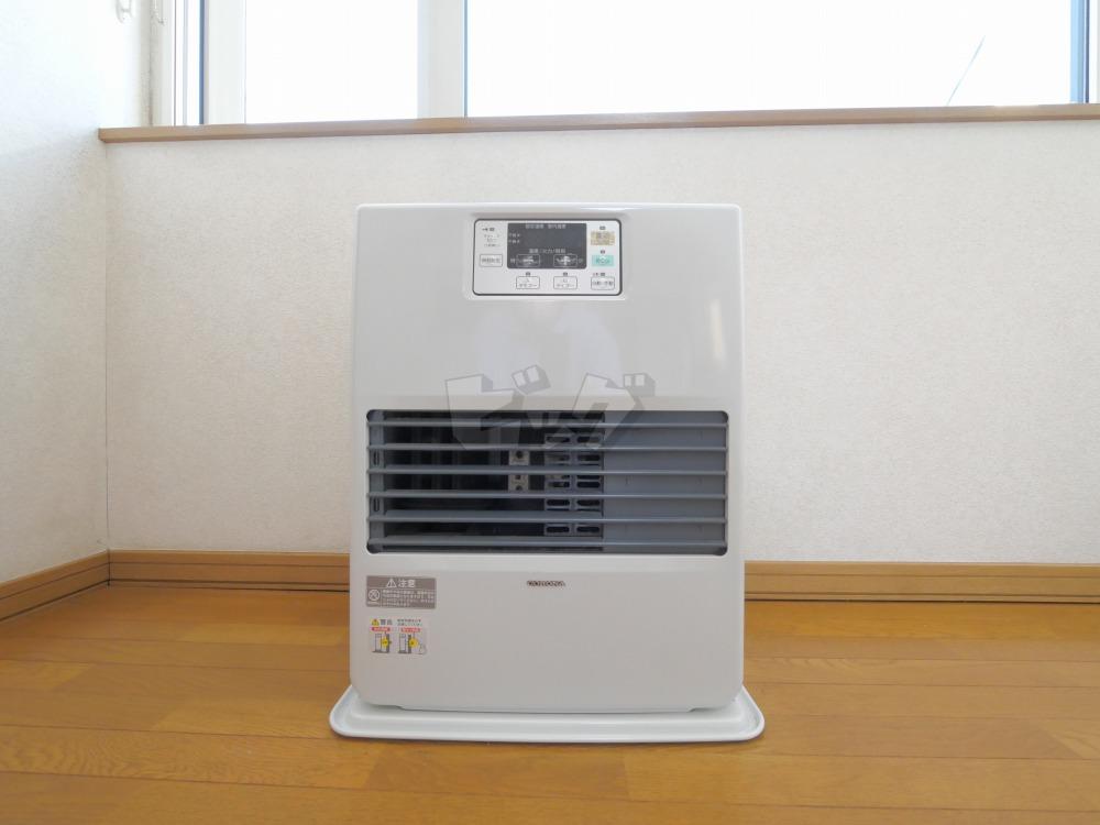 その他設備　経済的な灯油FF暖房です！