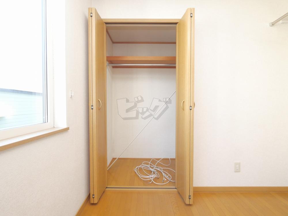 収納　衣類の収納に便利なクローゼットが付いています！
