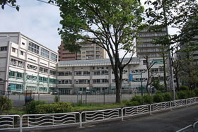小学校　江東区立臨海小学校（小学校）まで367m