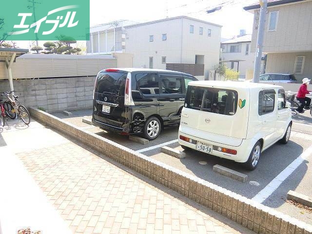 駐車場　駐車場