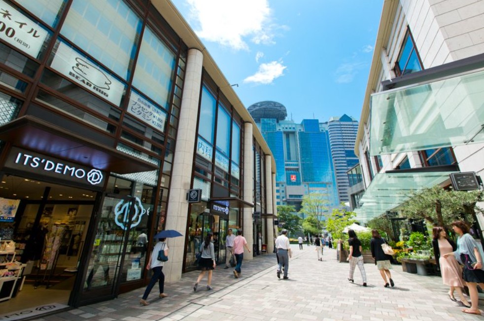 ショッピングセンター　赤坂BizタワーSHOPS＆DINING（ショッピングセンター）まで601m