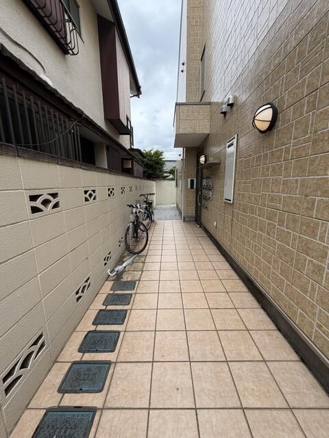 西武新宿線 野方駅 徒歩8分 2階建 築22年の外観写真