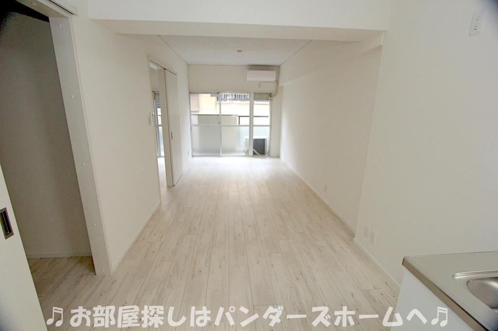 シャトータナカの居間写真