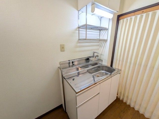 東急東横線 学芸大学駅 徒歩9分 2階建 築38年のキッチン写真