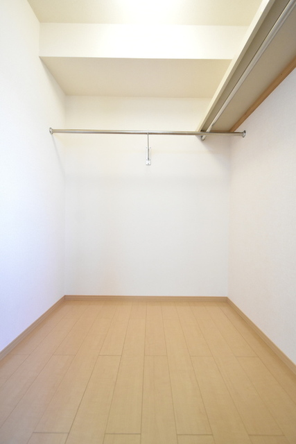 収納　洋室ウォークインクローゼット
