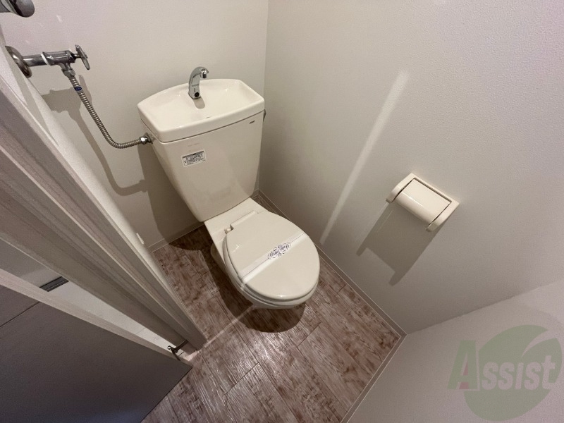 トイレ　こちらはトイレです。清潔感があり、安心して使用できます。