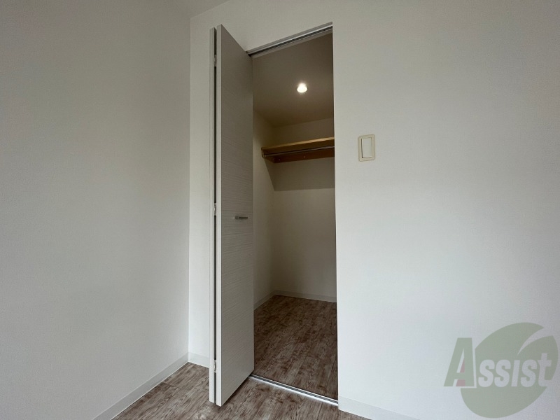 収納　寝室の収納です。部屋がすっきり片付きます。