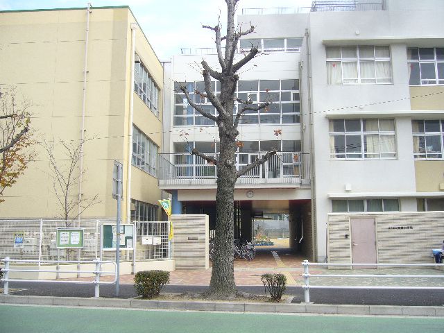 【神戸市東灘区本庄町のマンションの小学校】