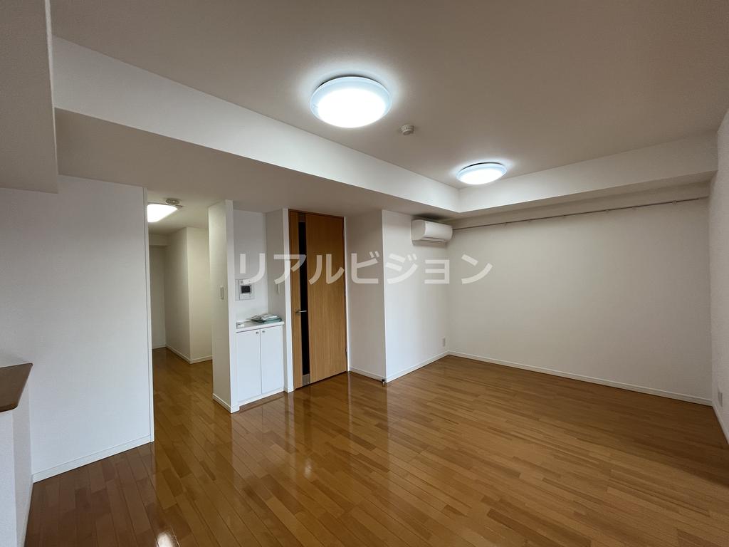 居室・リビング　別号室参考写真