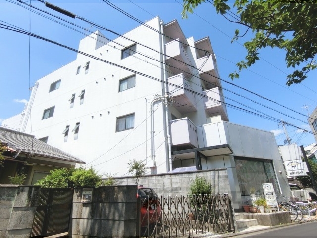 京都市左京区一乗寺地蔵本町のマンションの建物外観