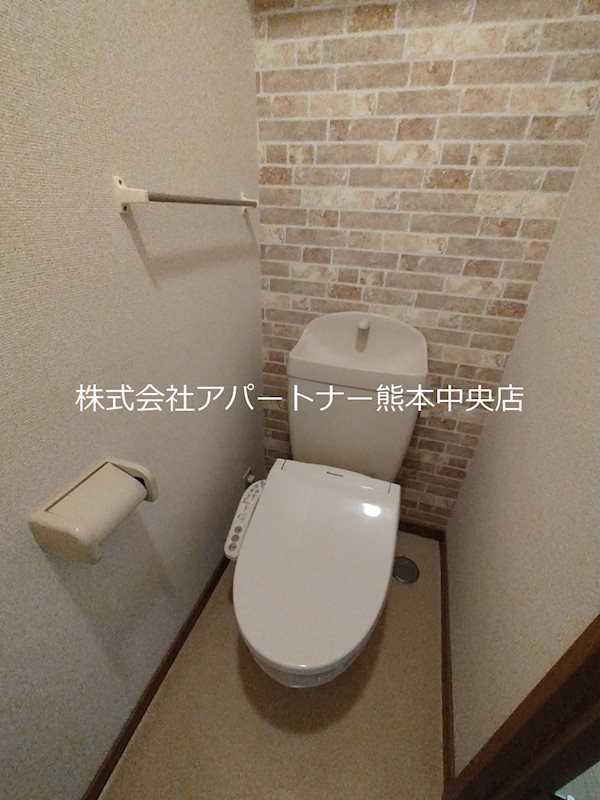 【カーサエテルノ　Bのトイレ】