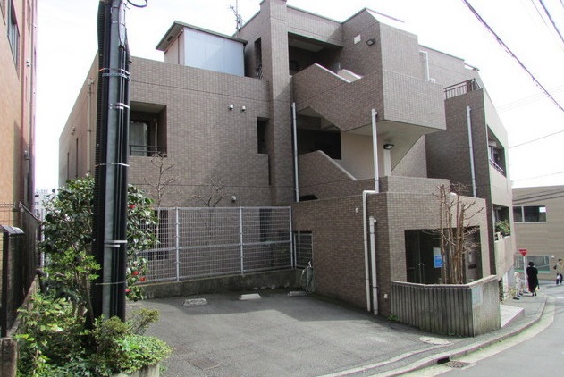 横浜市港北区篠原台町のマンションの建物外観